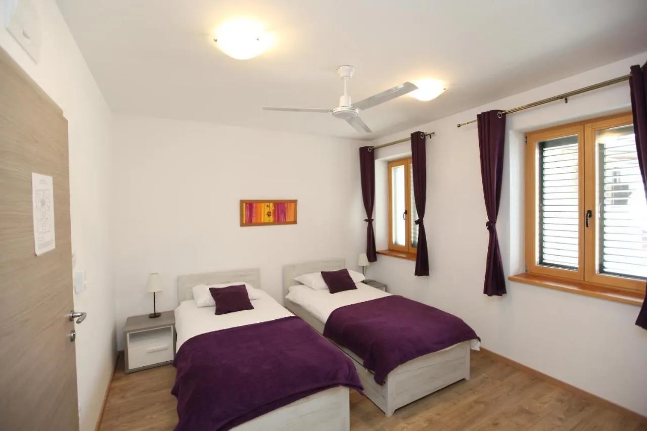 Villa Sol Kaštela 3*,  Croácia